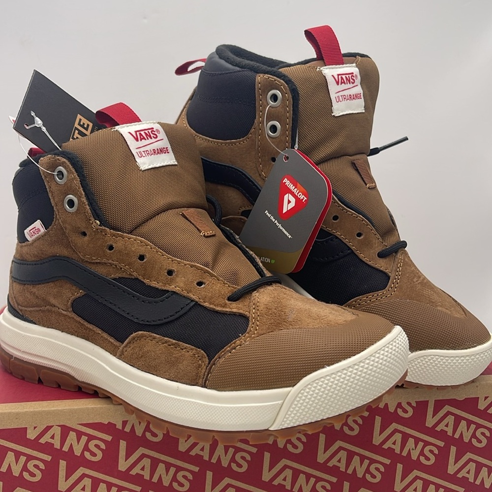 Vans WMNS Brown and Black High-Top Sneakers Boots Ultrarange Exo Hi
Dachshund - Picture 4 of 16